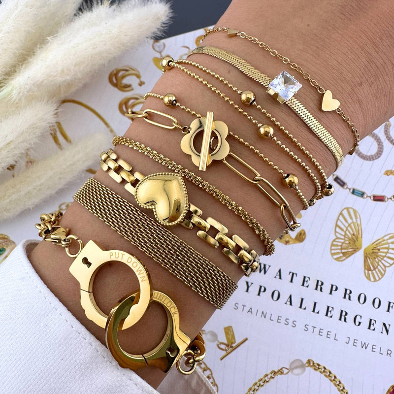 Pulsera “Corazón” – Acero chapado en oro de 18K