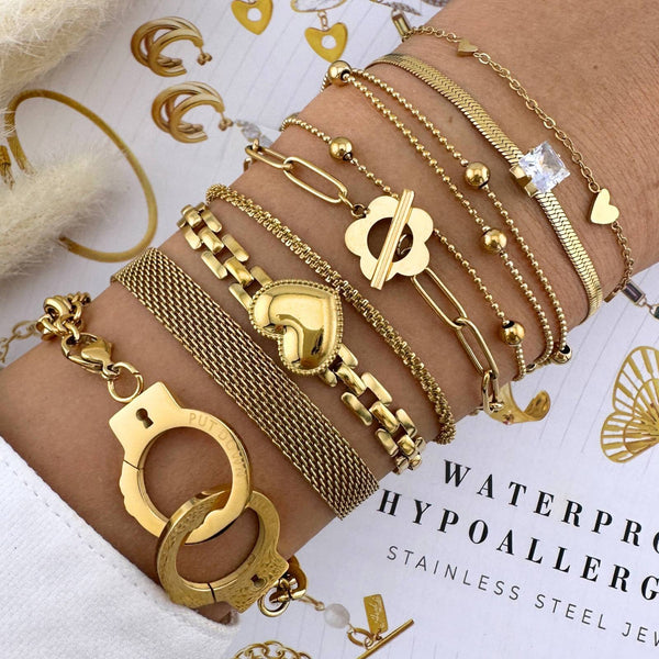 Pulsera “Corazón” – Acero chapado en oro de 18K