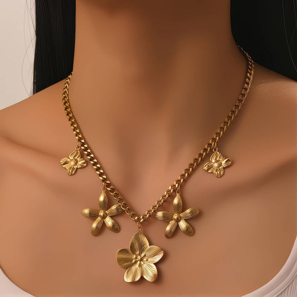 Collar "Pradera De Flores" - Acero chapado en oro de 18K